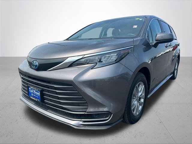Certified 2024 Toyota Sienna LE FWD image 2