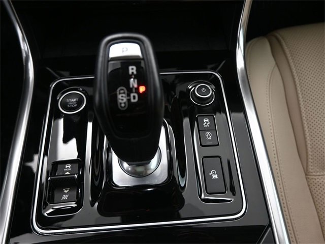 Used 2020 Jaguar XE S image 3