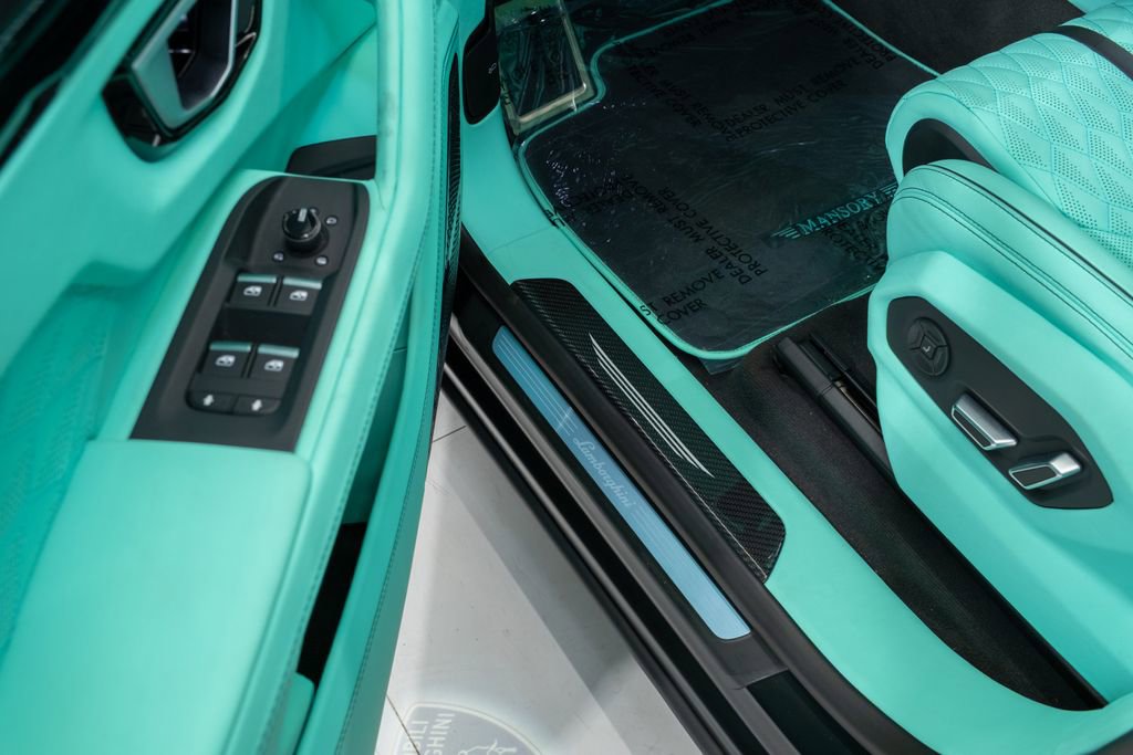 Used 2024 Lamborghini Urus S image 41