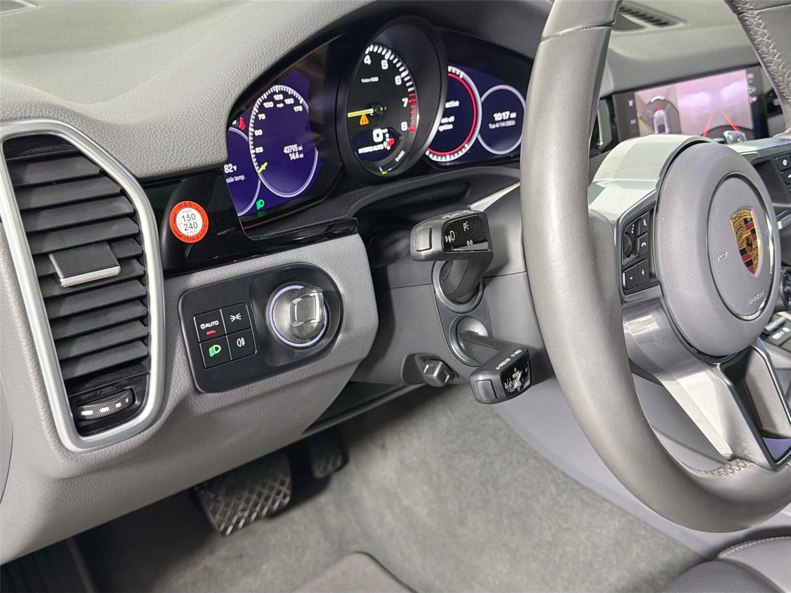 Certified 2022 Porsche Cayenne E-Hybrid AWD/4WD image 33