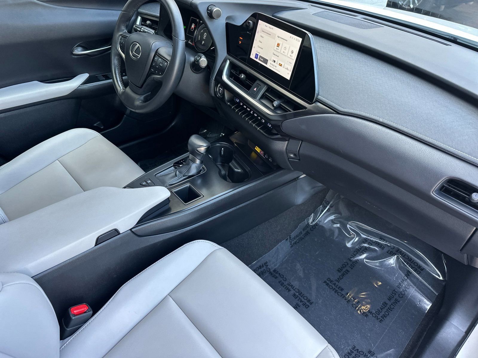 Used 2024 Lexus UX 250h FWD image 18