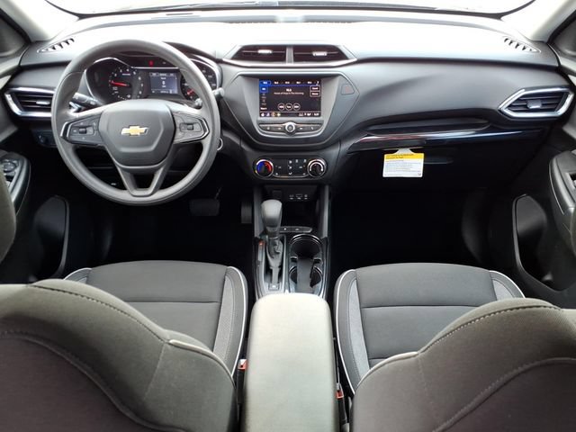 Used 2022 Chevrolet TrailBlazer LT w/ LPO, Blackout Package FWD image 11
