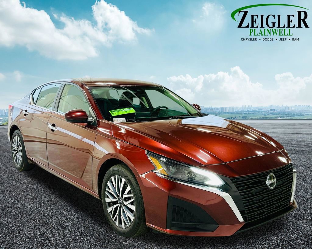 Used 2023 Nissan Altima 2.5 SV image 12