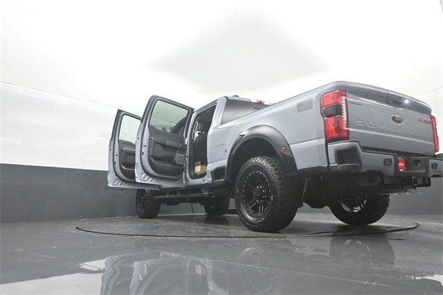 New 2026 Ford F250 Lariat w/ Black Appearance Package image 39