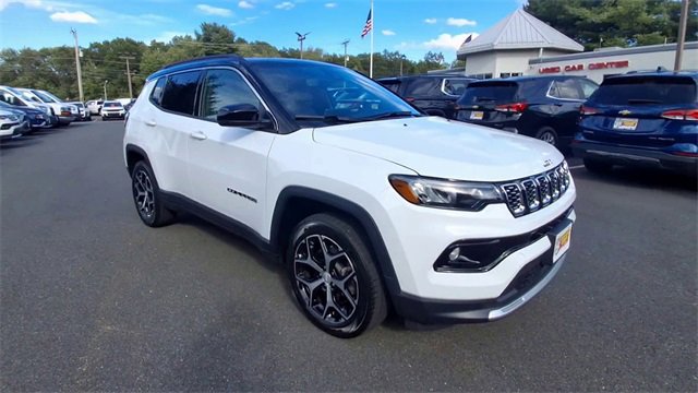 Used 2024 Jeep Compass Limited image 2