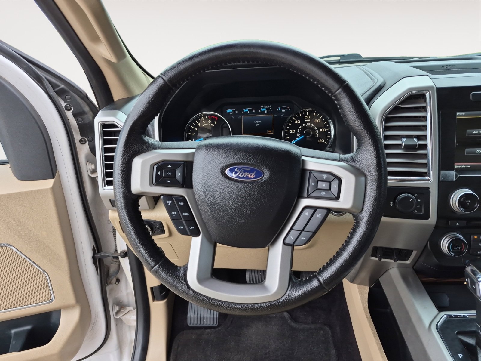 Used 2015 Ford F150 Lariat w/ Equipment Group 502A Luxury AWD/4WD image 12