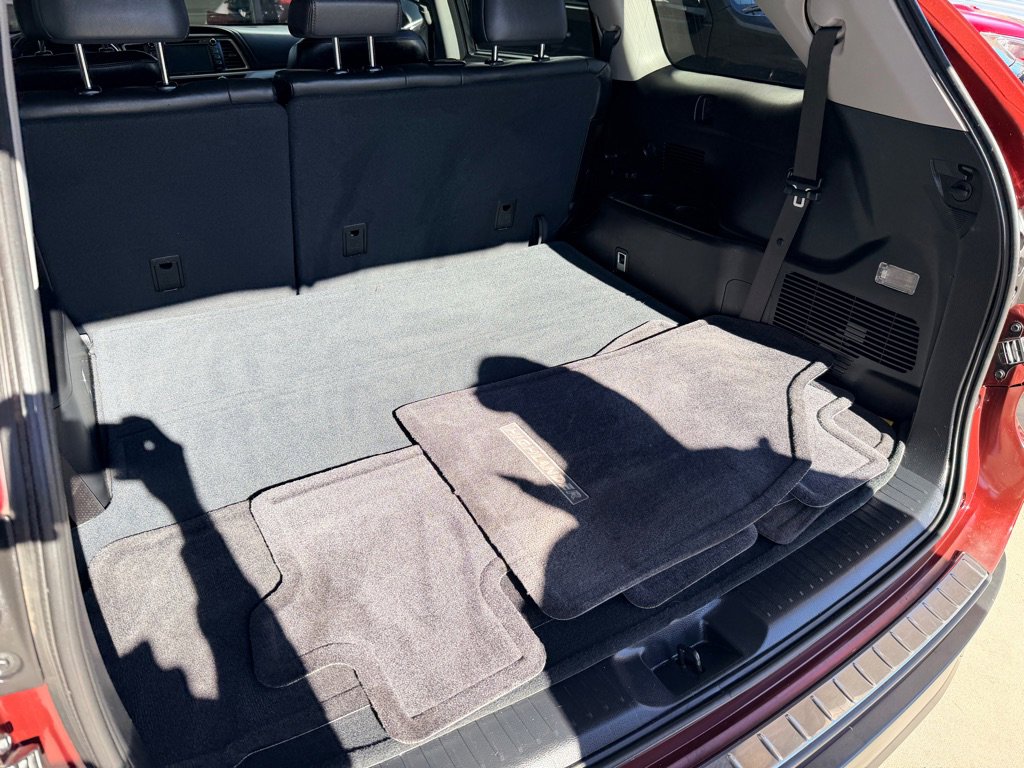 Used 2015 Toyota Highlander XLE image 19