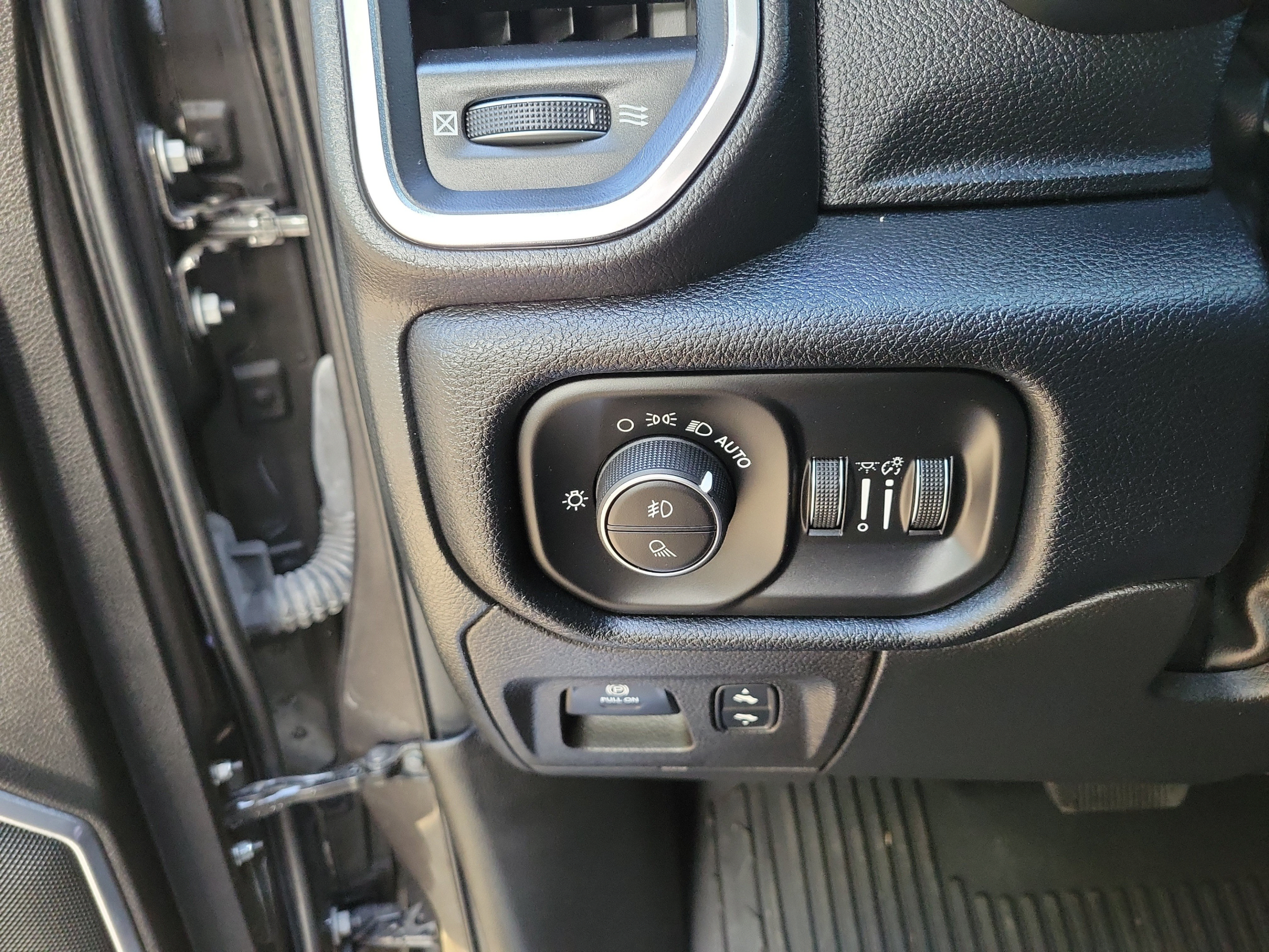 Certified 2022 RAM 1500 Laramie AWD/4WD image 26