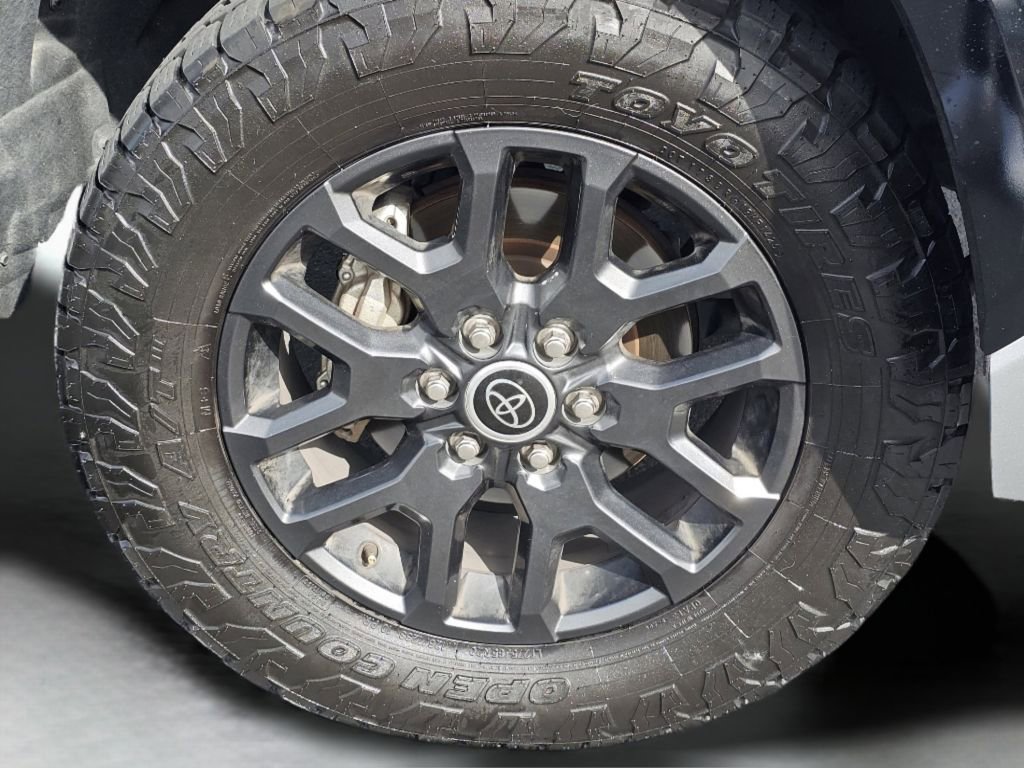 Used 2023 Toyota Tundra Platinum w/ Advanced Package AWD/4WD image 19