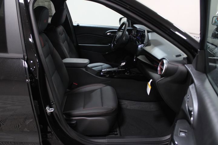 New 2026 Chevrolet Trax RS w/ Sunroof Package FWD image 24