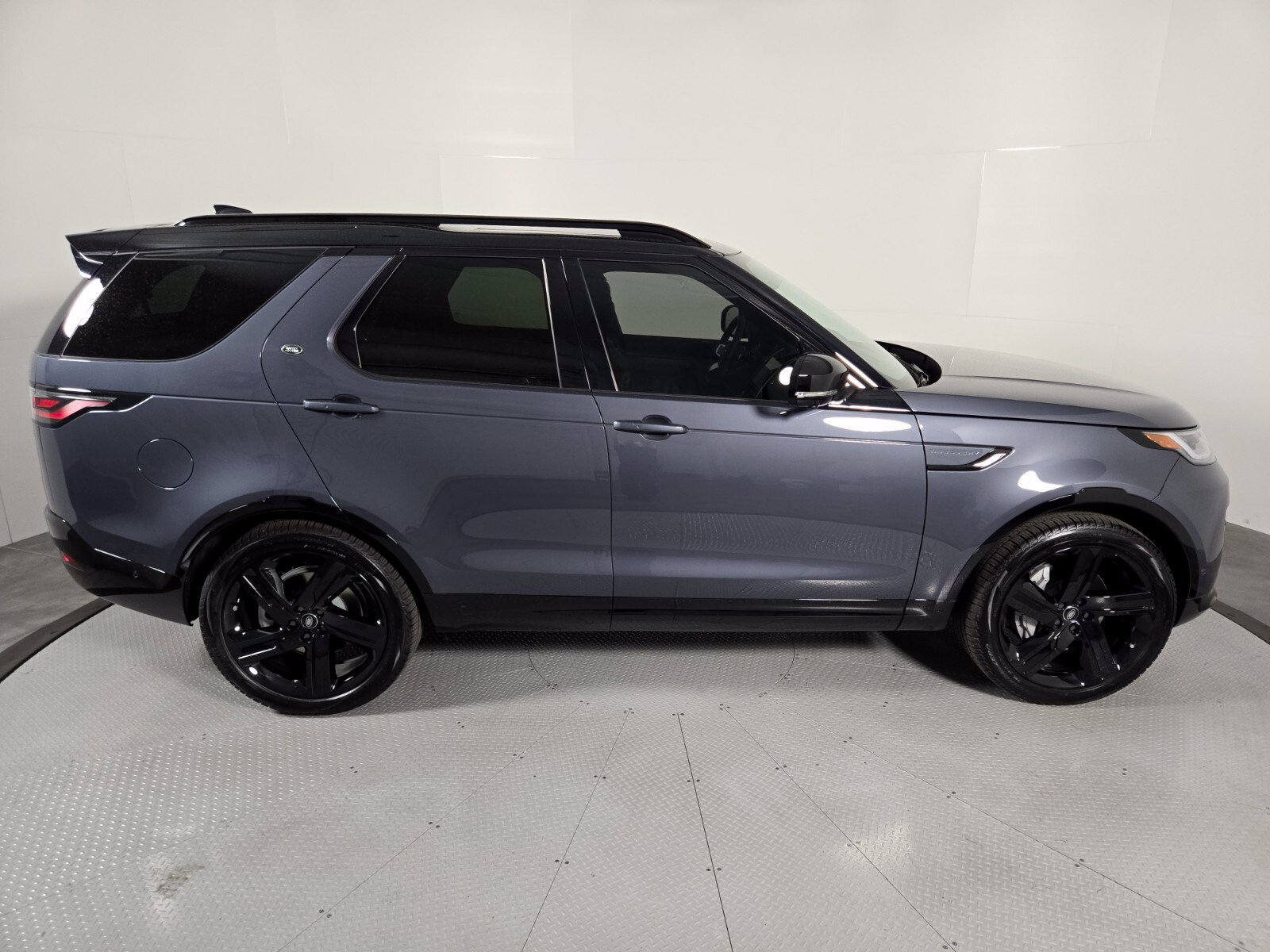 New 2026 Land Rover Discovery Dynamic SE AWD/4WD image 6