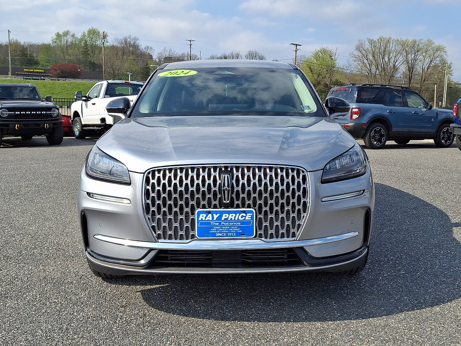 Certified 2024 Lincoln Corsair FWD w/ Equipment Group 101A image 2
