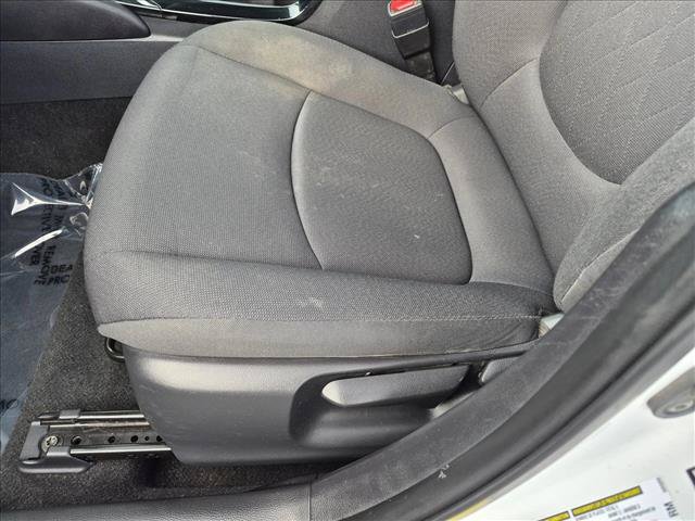 Used 2022 Toyota Corolla LE w/ Carpet Mat Package (TMS) FWD image 10
