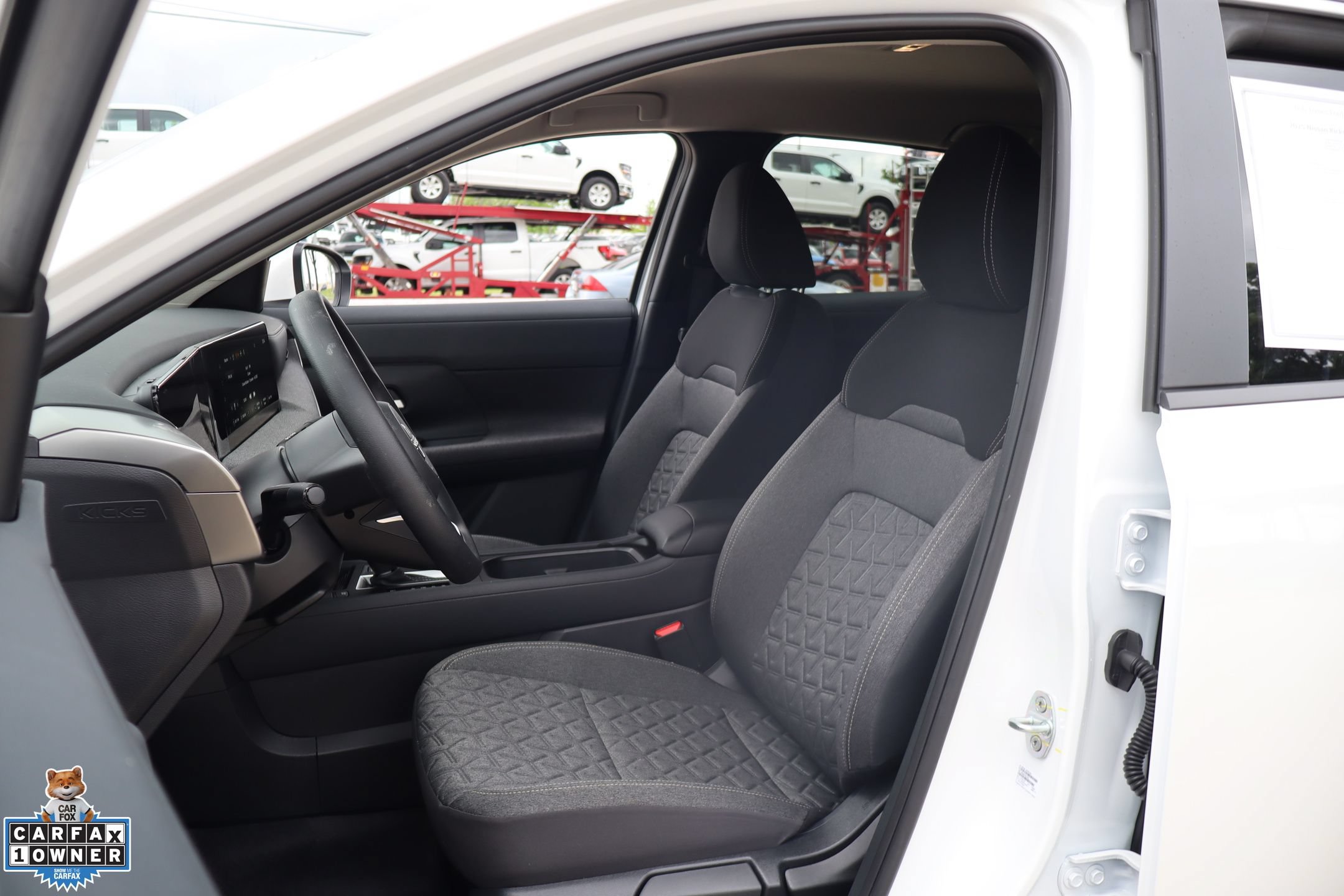 Used 2025 Nissan Kicks SV FWD image 11