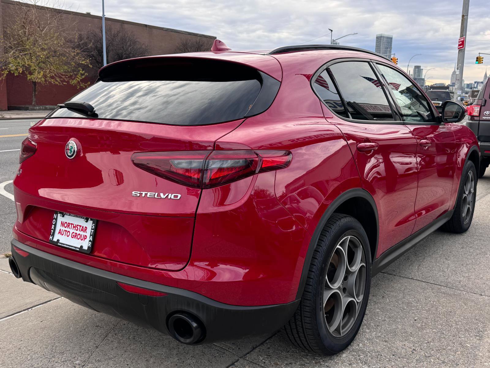 Used 2022 Alfa Romeo Stelvio Sprint image 4