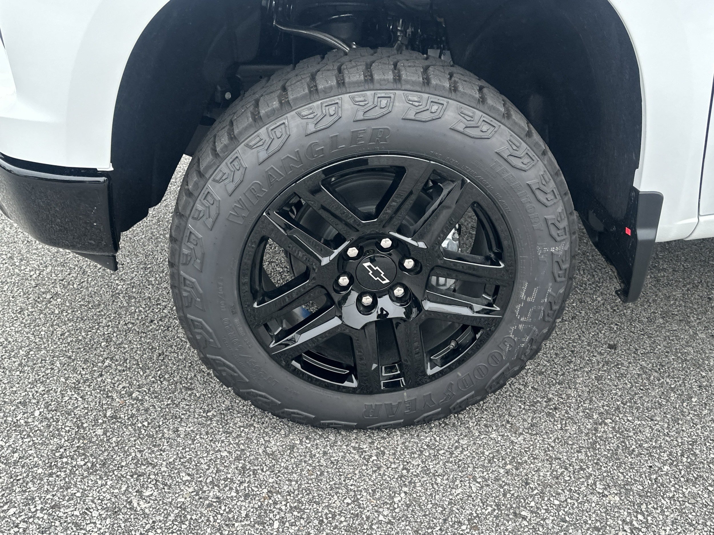 New 2026 Chevrolet Silverado 1500 Custom Trail Boss w/ LPO, Dark Essentials Package AWD/4WD image 11