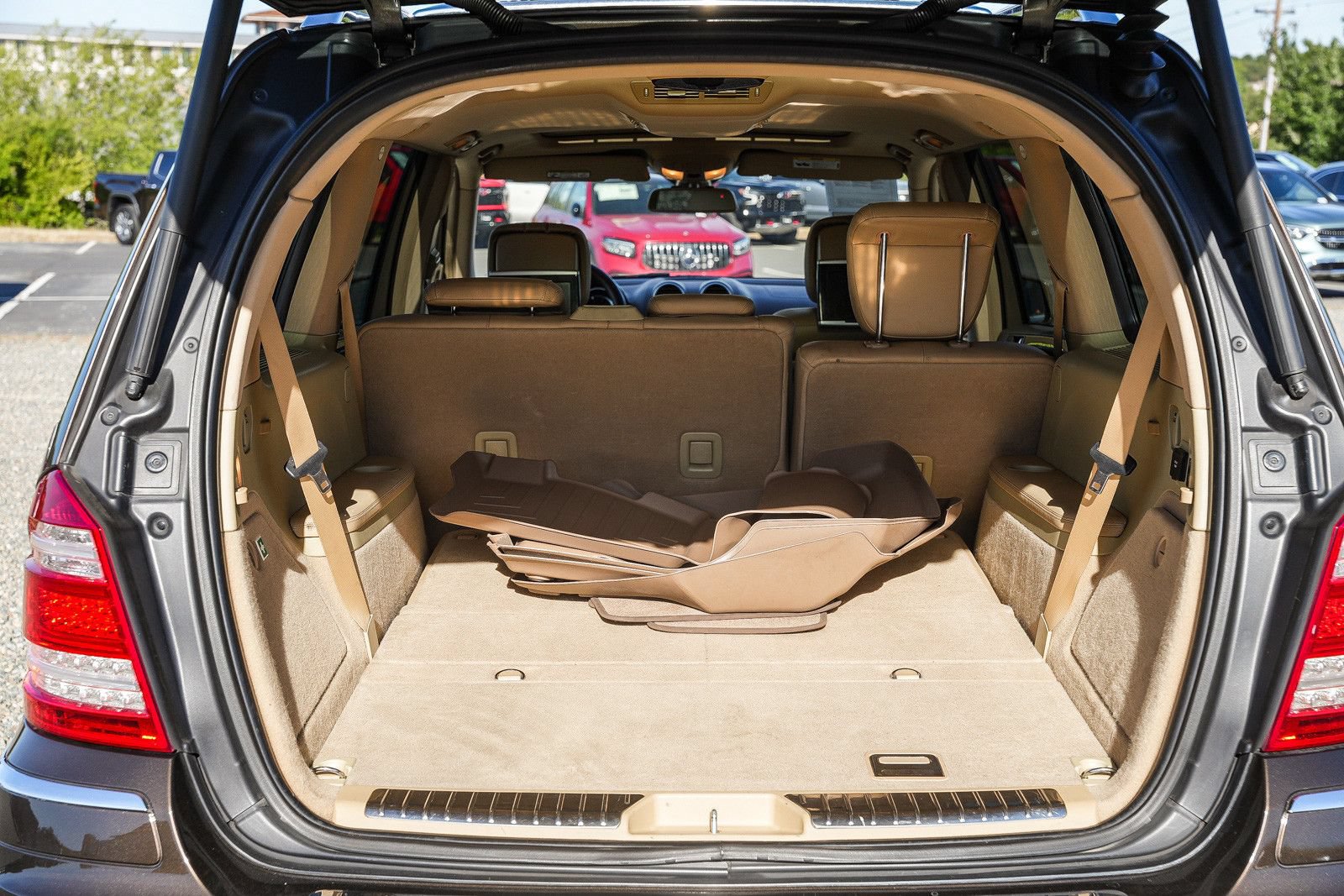 Used 2012 Mercedes-Benz GL 550 4MATIC image 25