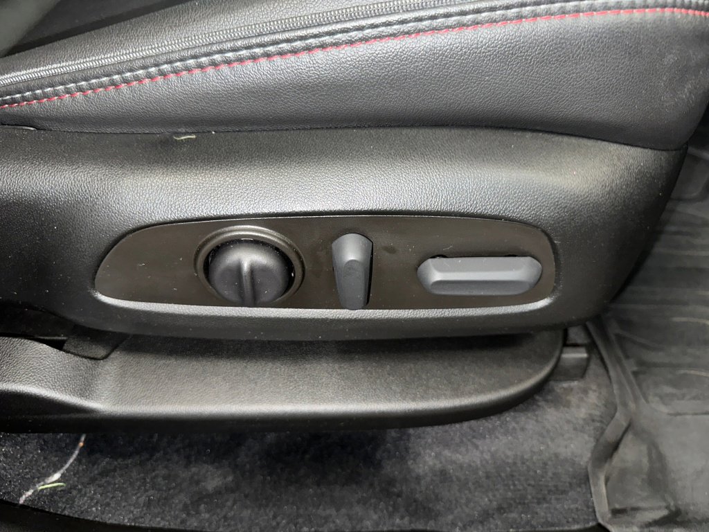 Certified 2023 Chevrolet Traverse RS w/ LPO, Floor Liner Package image 36