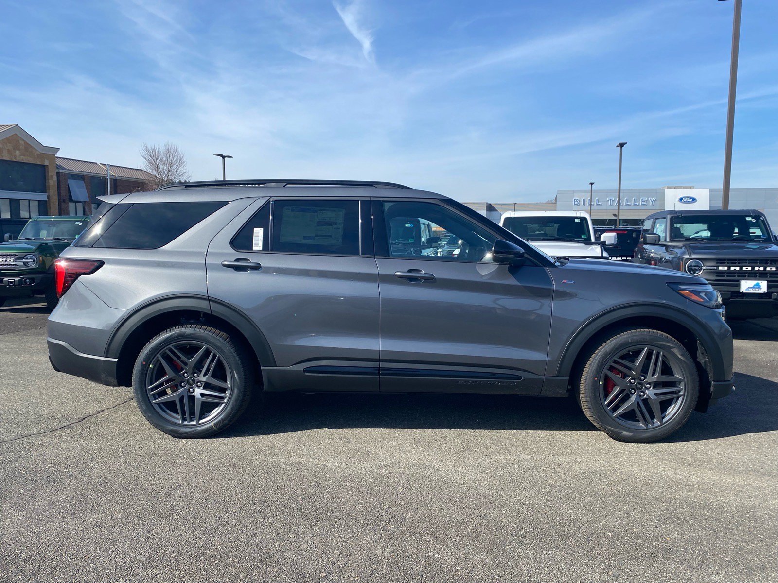New 2026 Ford Explorer ST-Line w/ ST-Line Street Pack AWD/4WD image 3