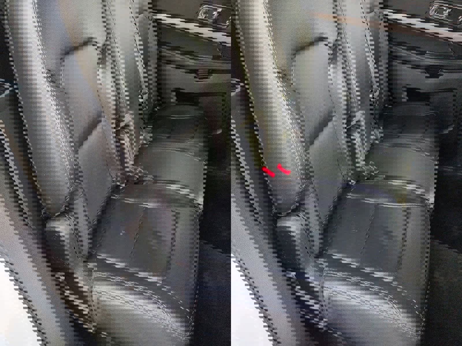 Certified 2018 Ford Explorer XLT w/ Equipment Group 202A image 22