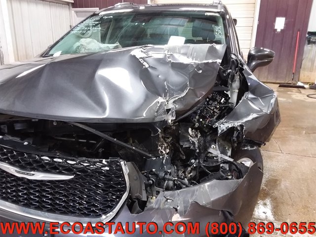 Used 2021 Chrysler Pacifica Touring-L image 18