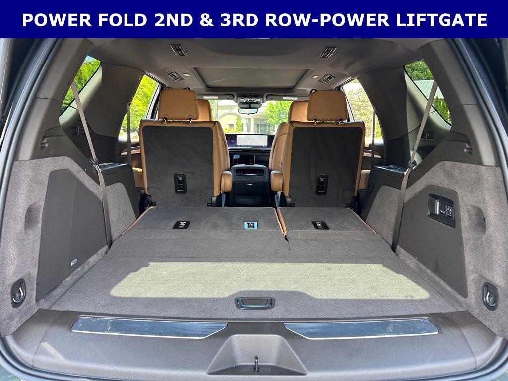 Used 2025 Cadillac Escalade Premium Luxury RWD image 19