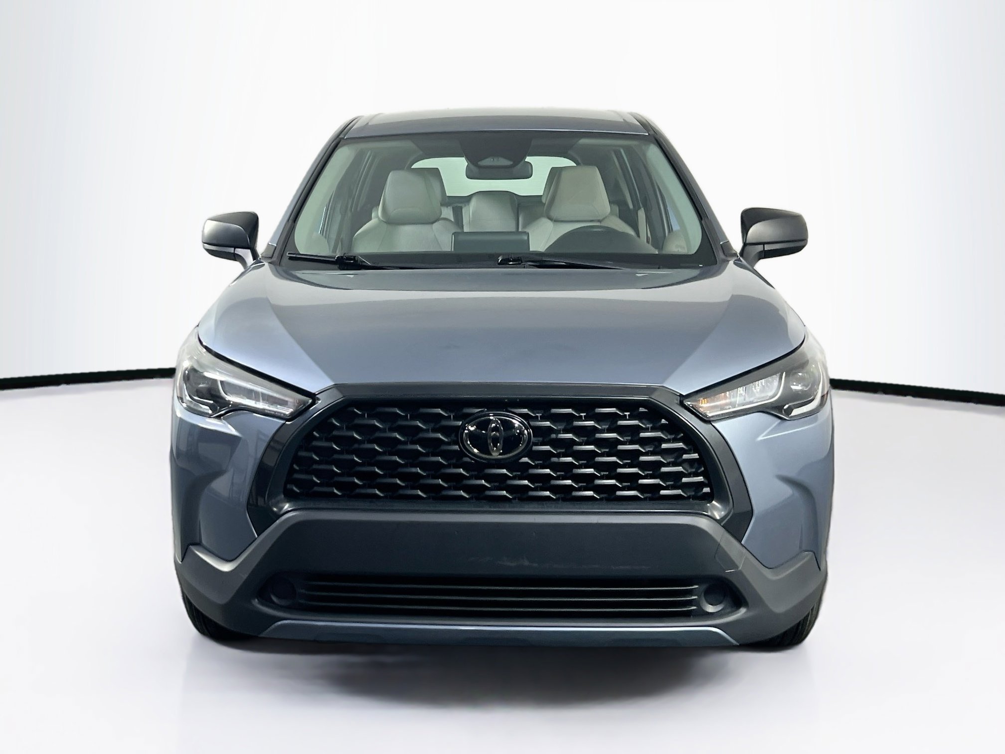 Used 2024 Toyota Corolla Cross L image 2