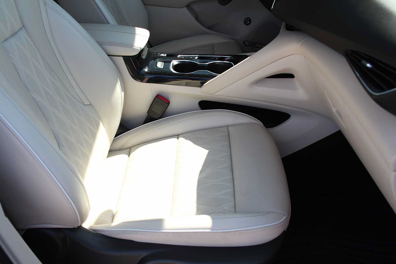 Used 2023 Buick Envision Avenir FWD image 18