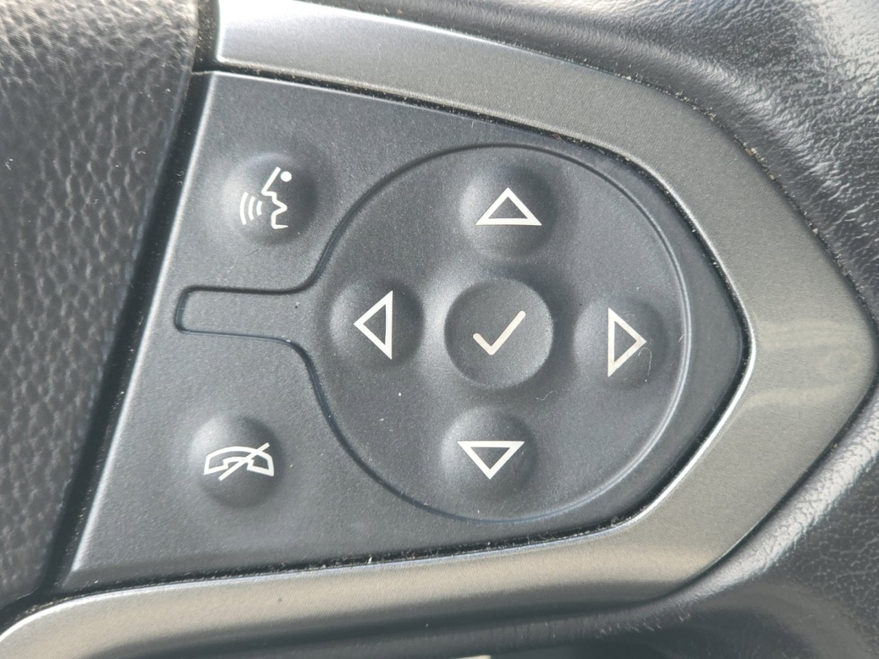 Used 2019 Chevrolet Tahoe LS w/ Enhanced Driver Alert Package image 29