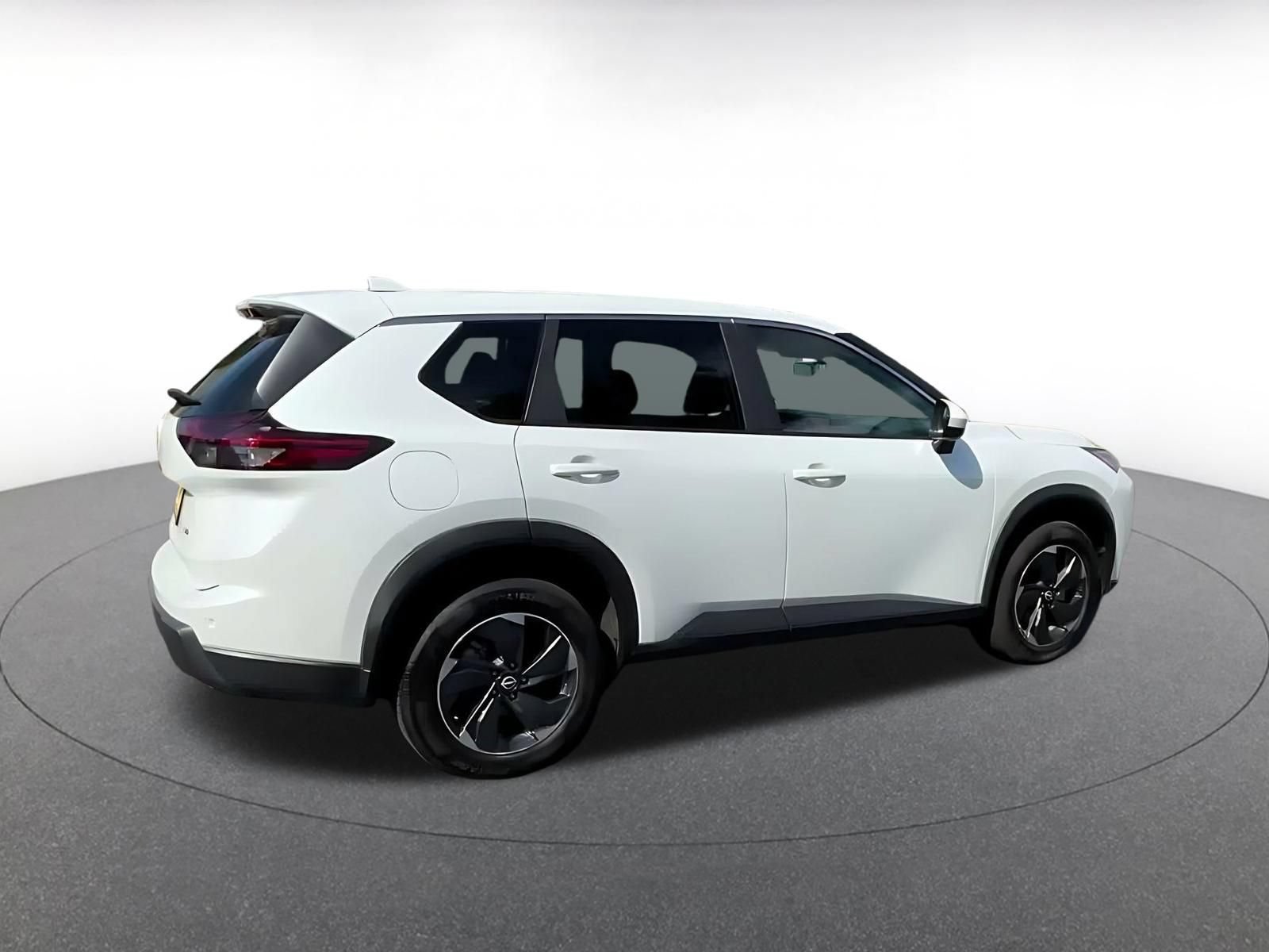 Used 2025 Nissan Rogue SV AWD/4WD image 13