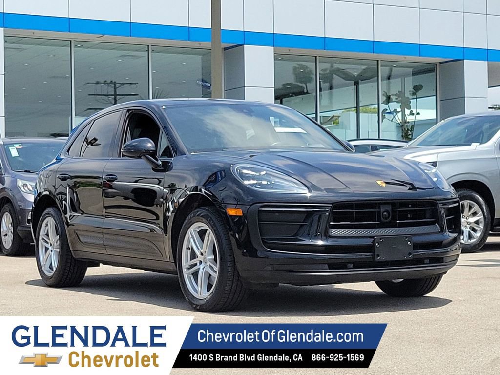 Used 2024 Porsche Macan Turbo AWD/4WD image 10