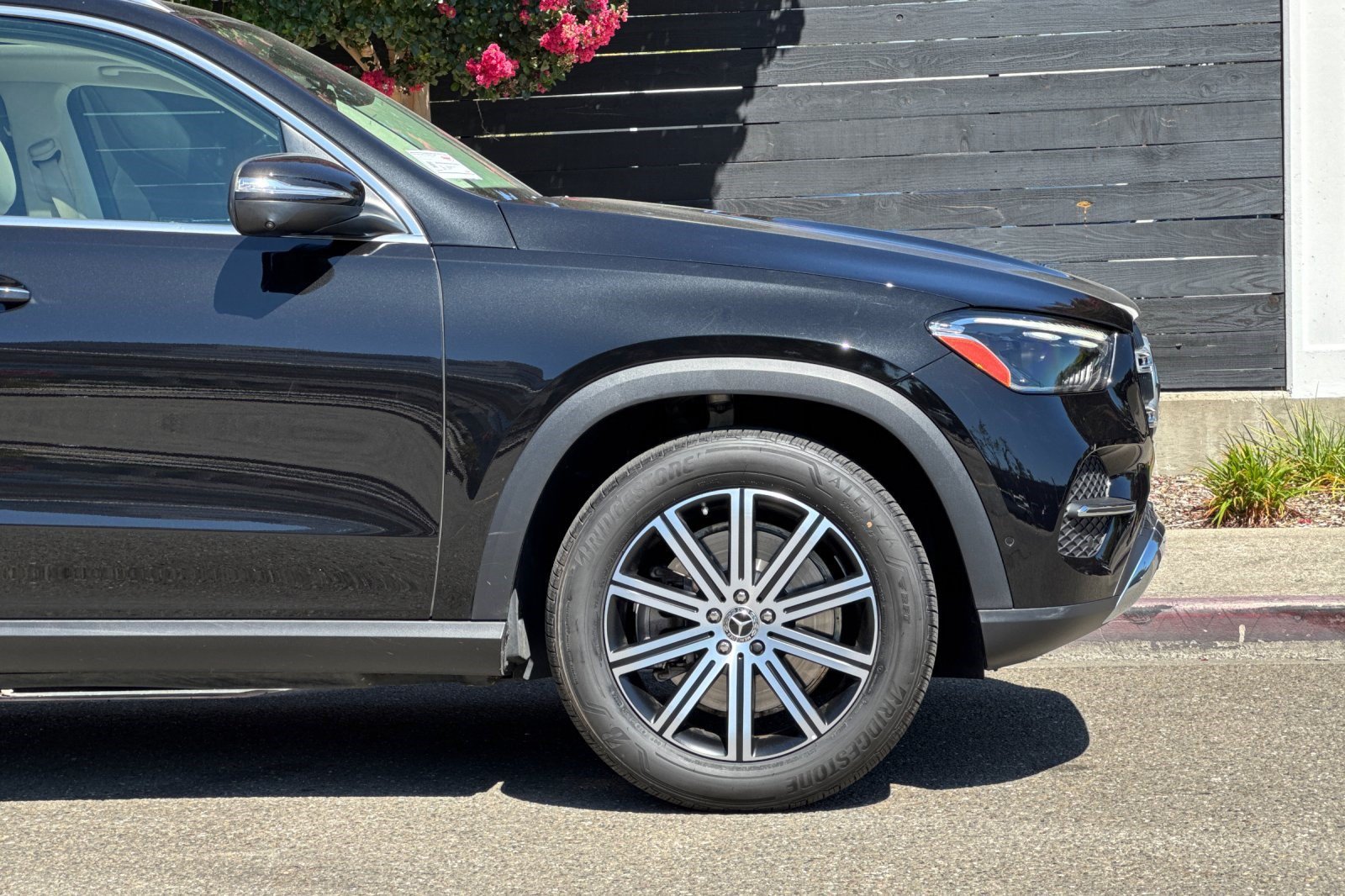 Certified 2024 Mercedes-Benz GLE 450e 4MATIC image 37