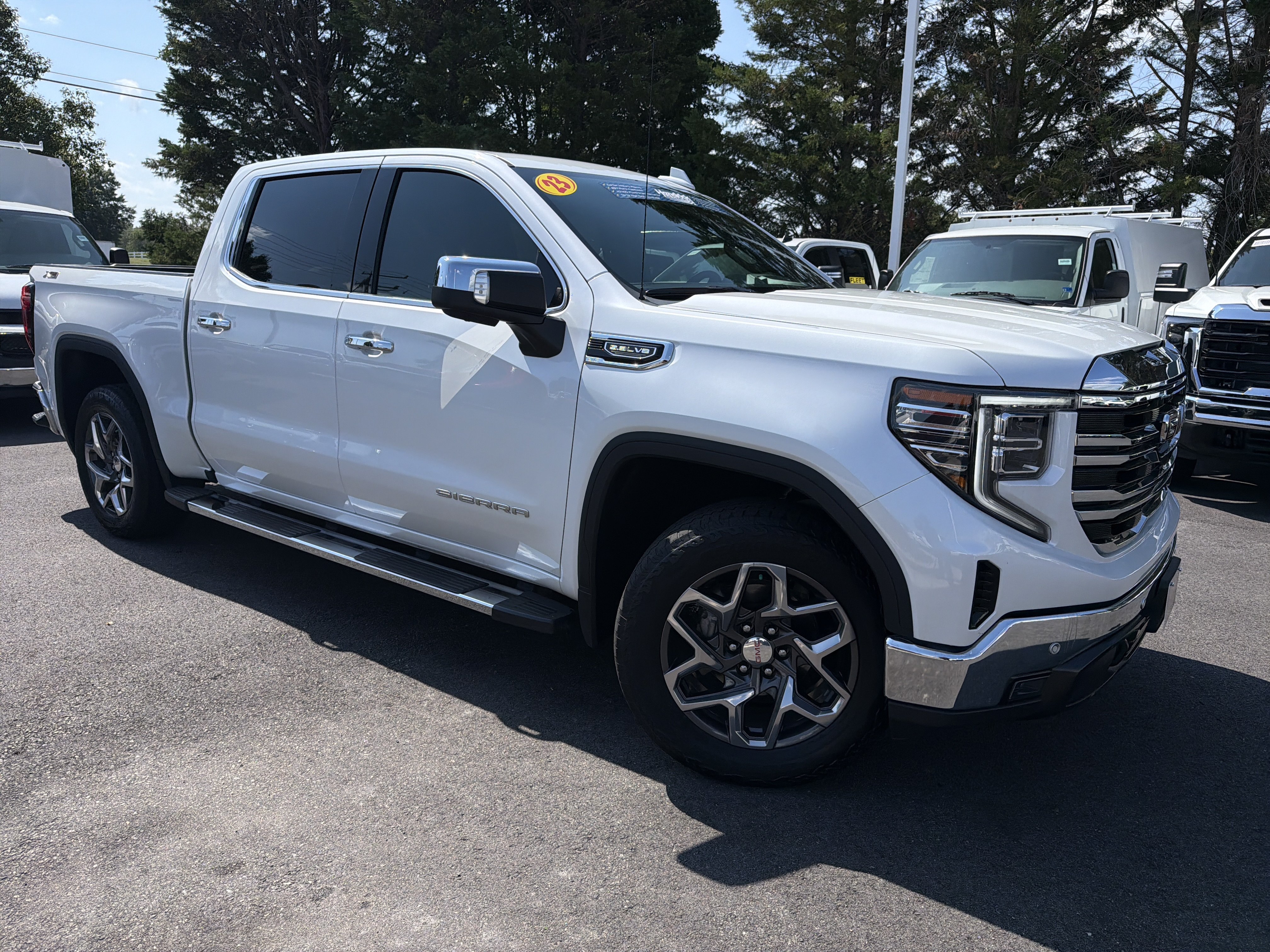 Used 2023 GMC Sierra 1500 SLT w/ SLT Premium Plus Package AWD/4WD image 2