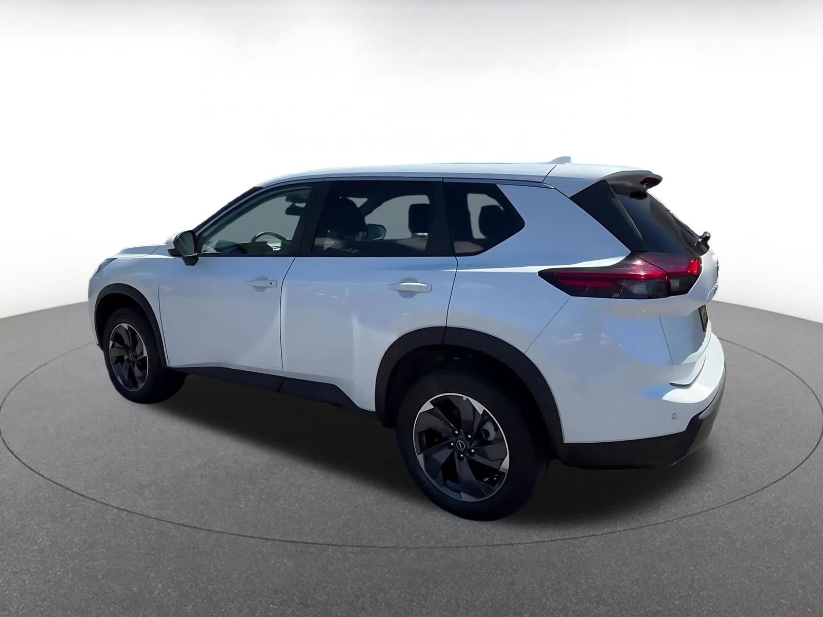 Used 2025 Nissan Rogue SV FWD image 10