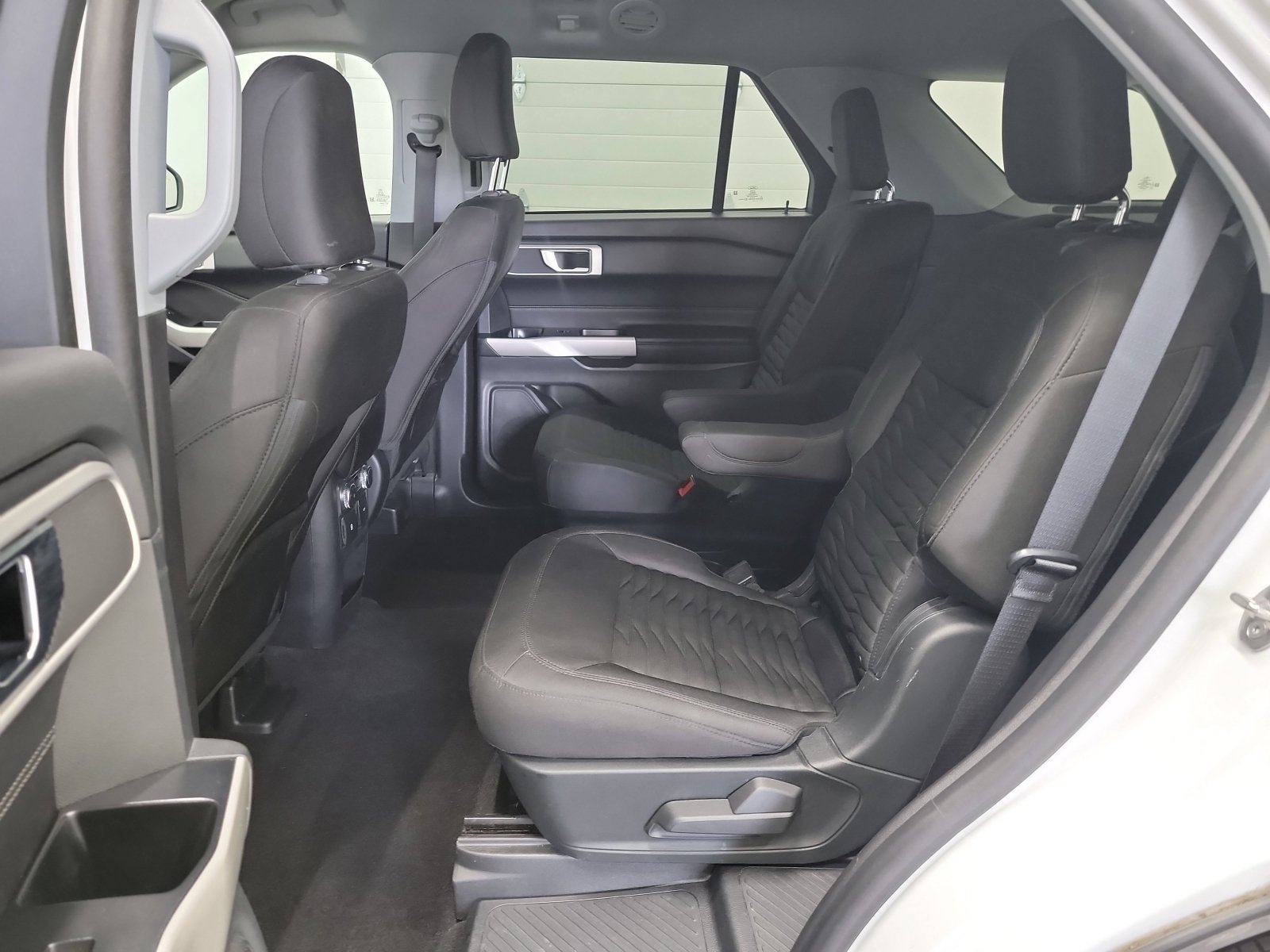 Used 2021 Ford Explorer XLT w/ Class III Trailer Tow Package AWD/4WD image 27