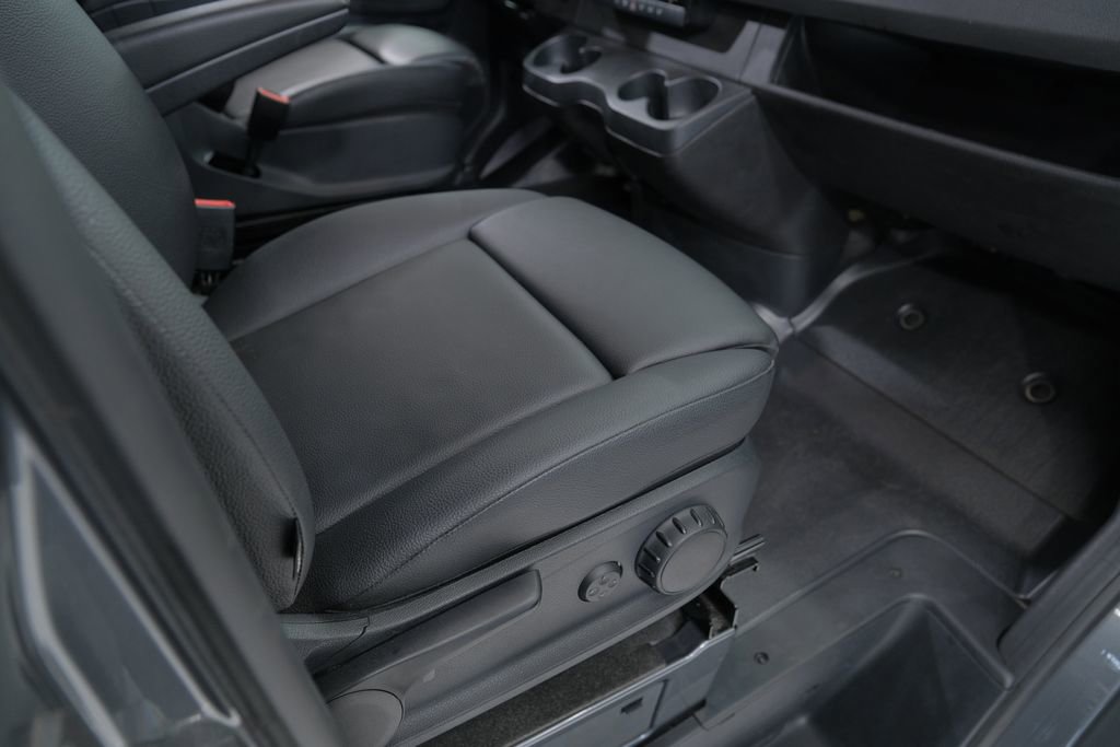 Used 2021 Mercedes-Benz Sprinter 2500 image 36