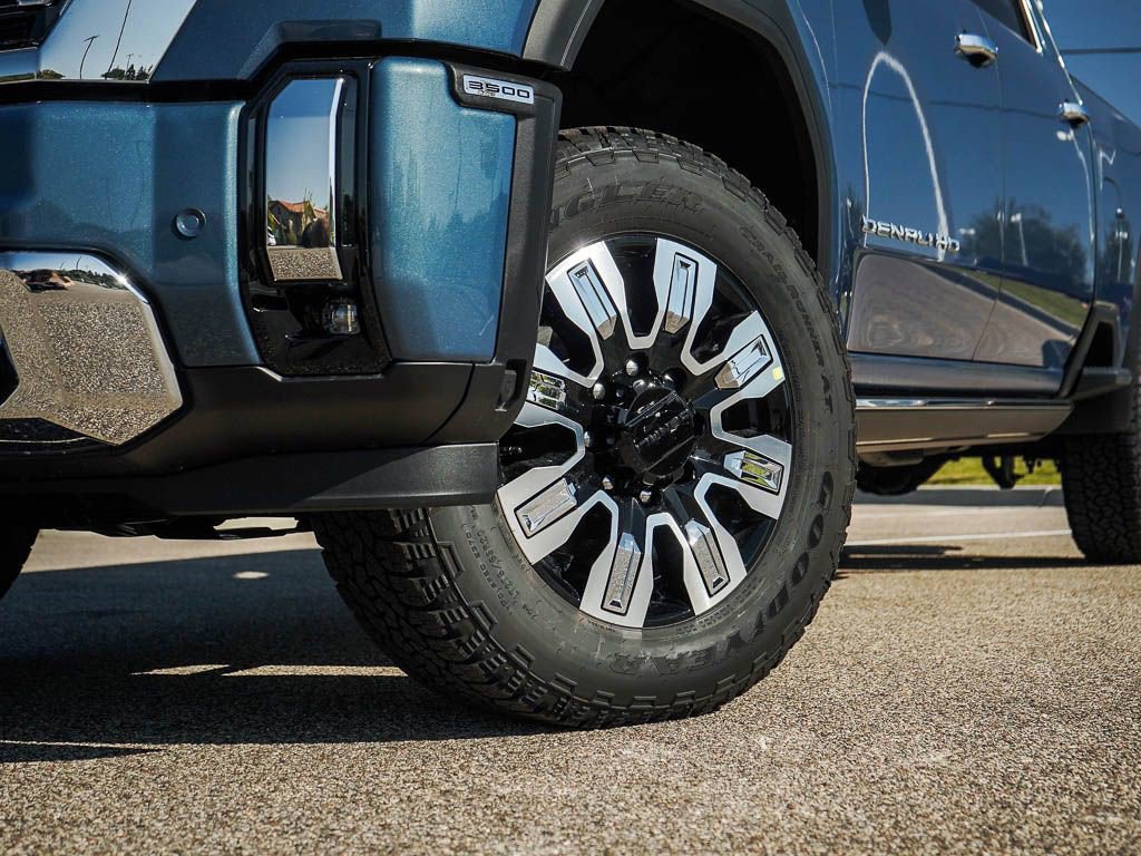 New 2026 GMC Sierra 3500 Denali w/ Denali Reserve Package image 6