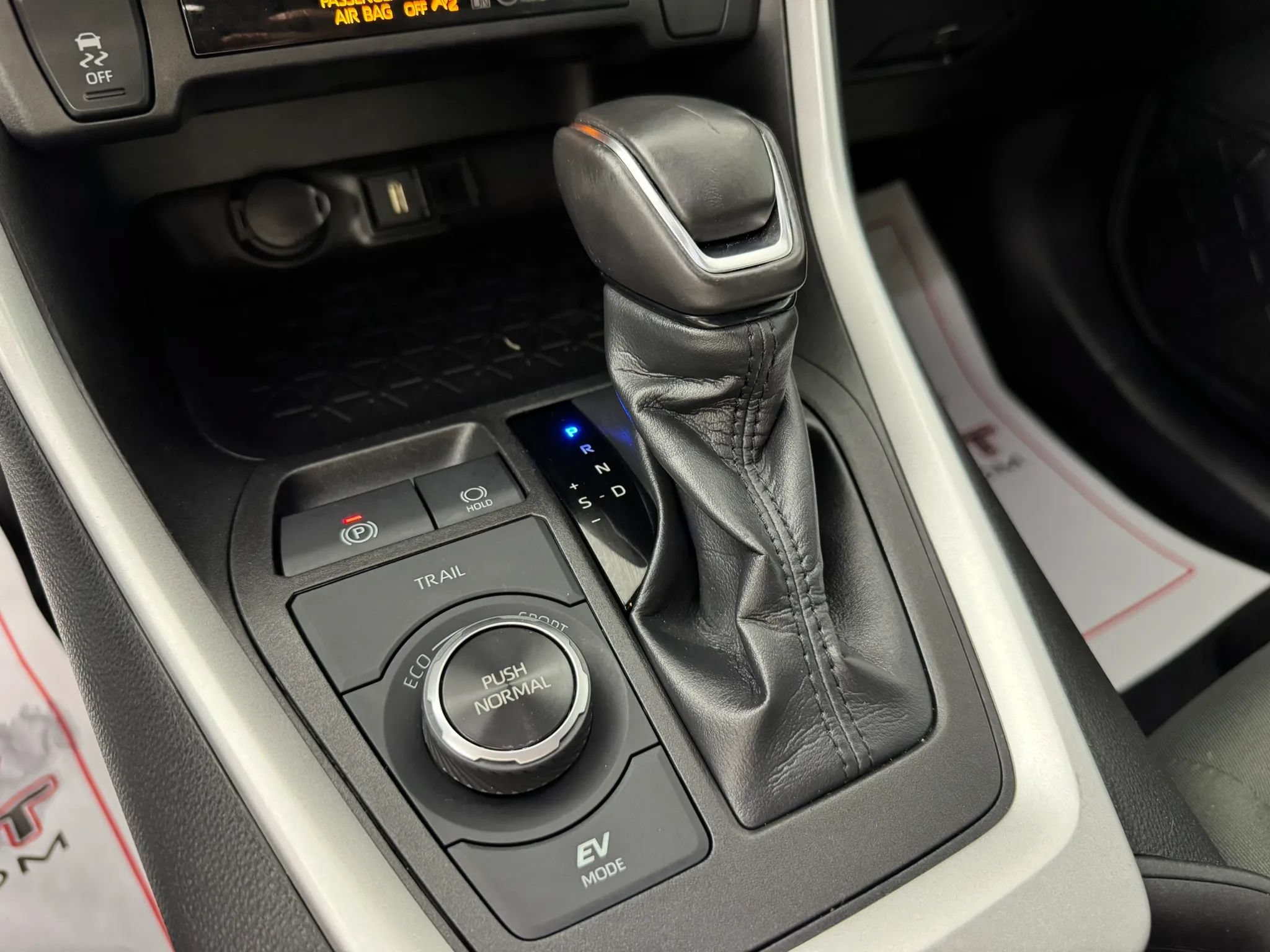Used 2022 Toyota RAV4 SE AWD/4WD image 21