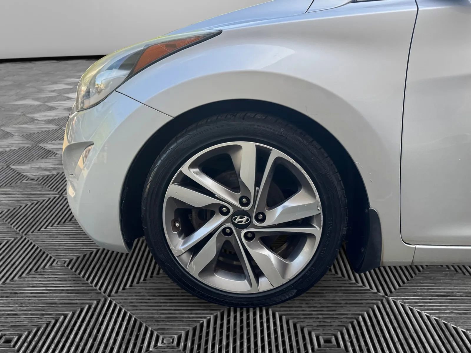 Used 2016 Hyundai Elantra Limited FWD image 16