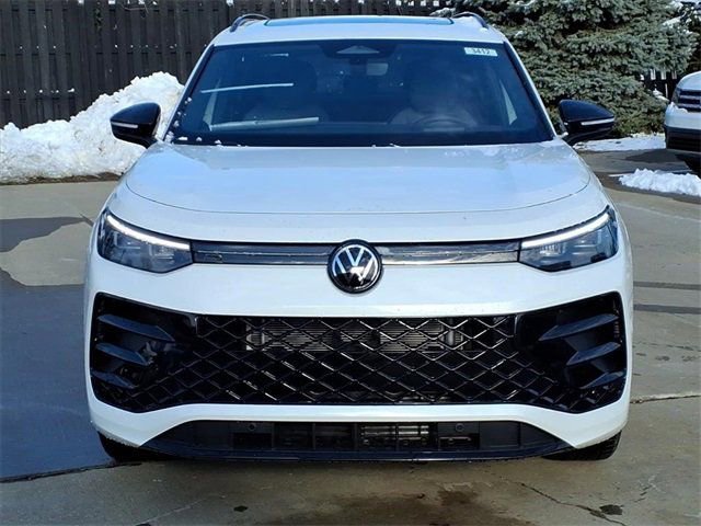 New 2026 Volkswagen Tiguan SE R-Line image 3