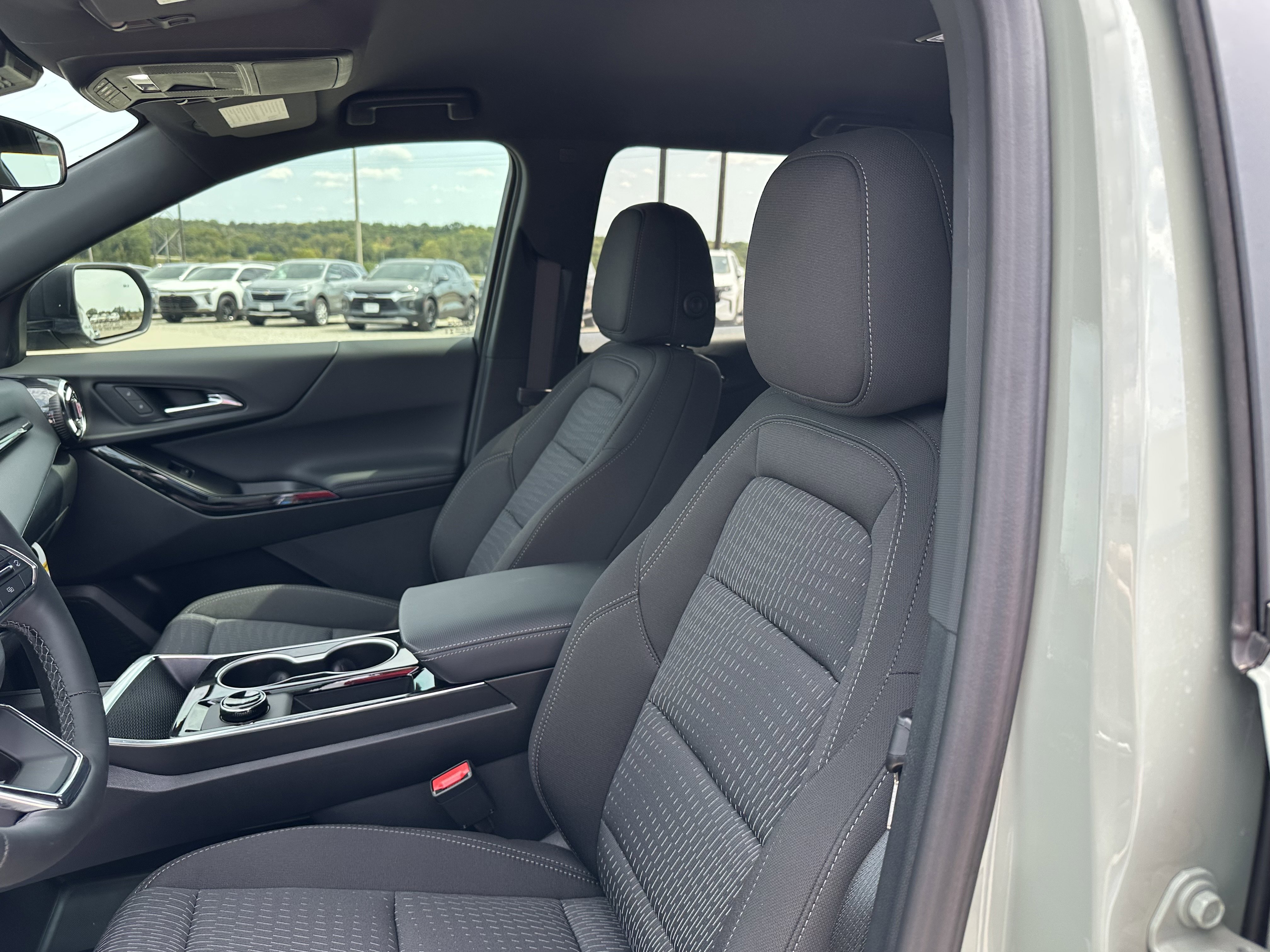 New 2026 Chevrolet Equinox LT w/ Midnight Edition image 11