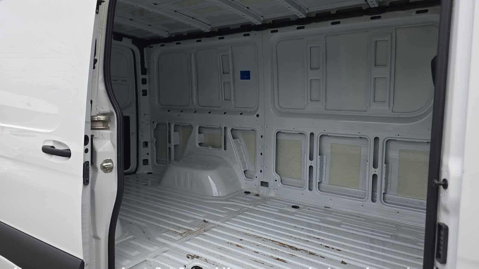 Used 2024 Mercedes-Benz Sprinter 4500 image 15