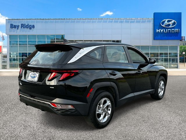 Used 2024 Hyundai Tucson SE AWD/4WD image 4