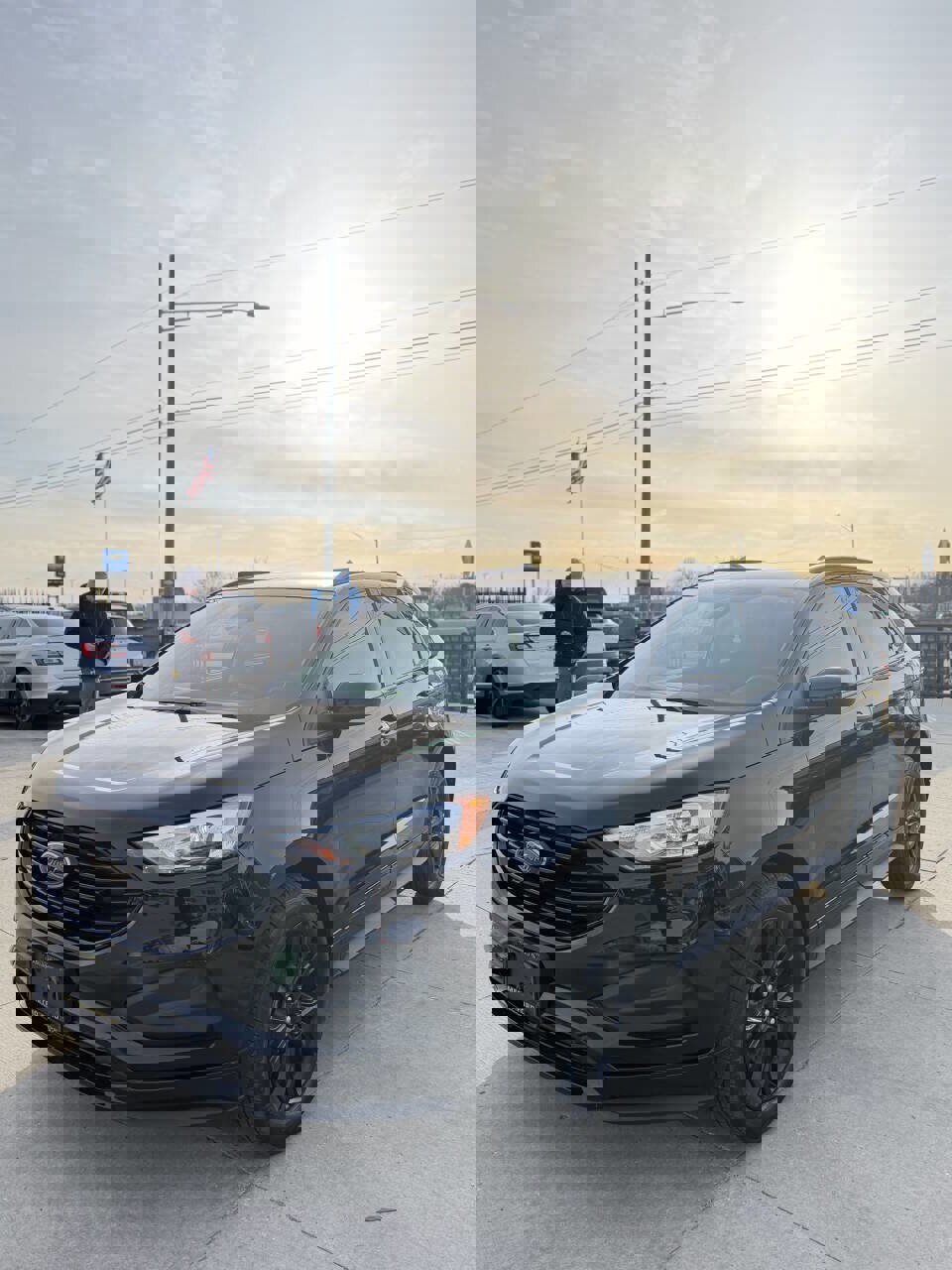 Used 2022 Ford Edge SE w/ Black Appearance Package image 2