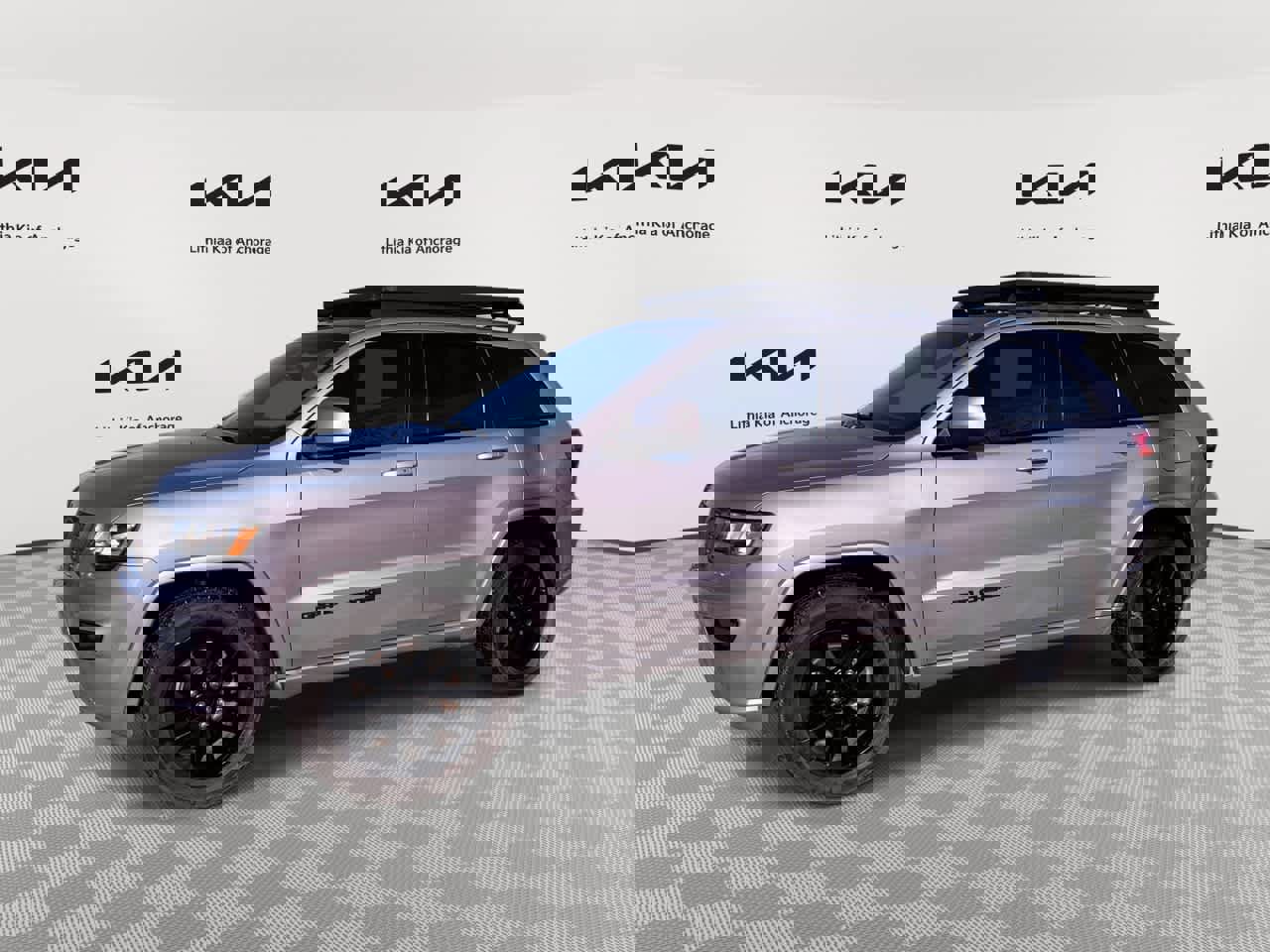 Used 2017 Jeep Grand Cherokee Altitude image 1