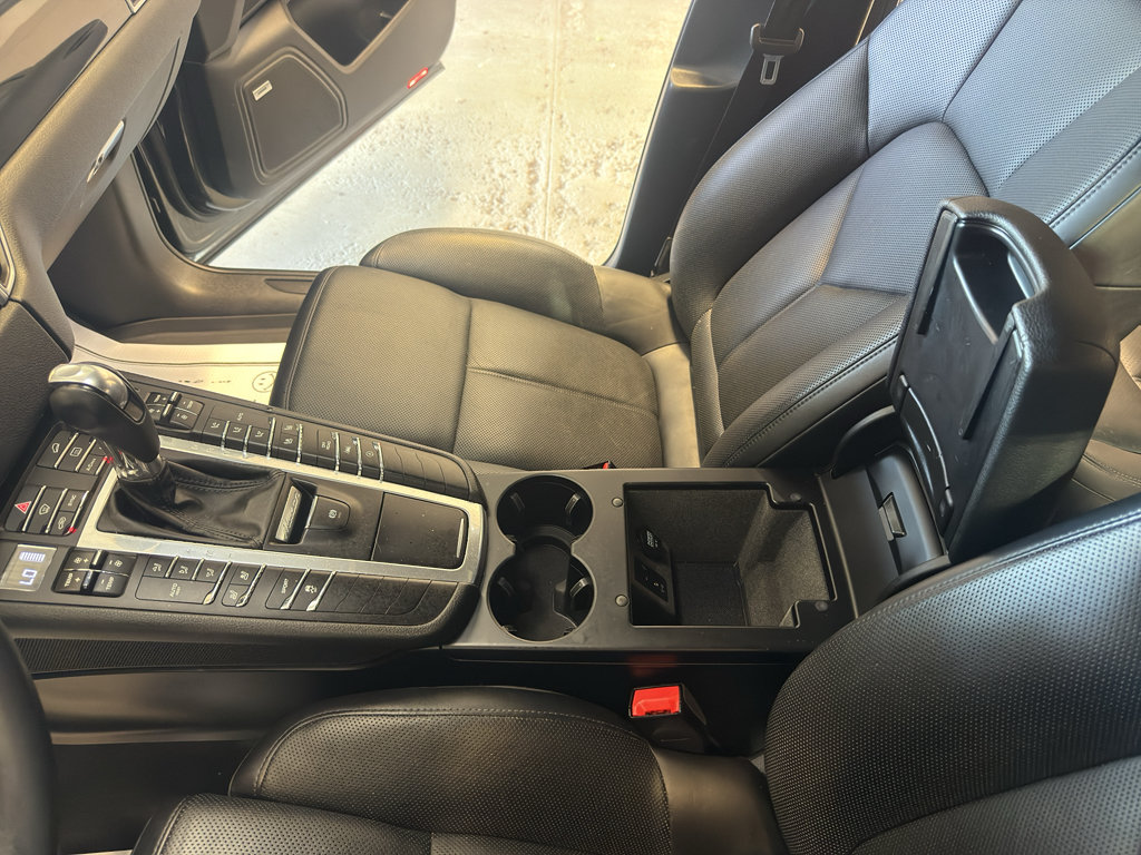 Used 2017 Porsche Macan AWD/4WD image 21