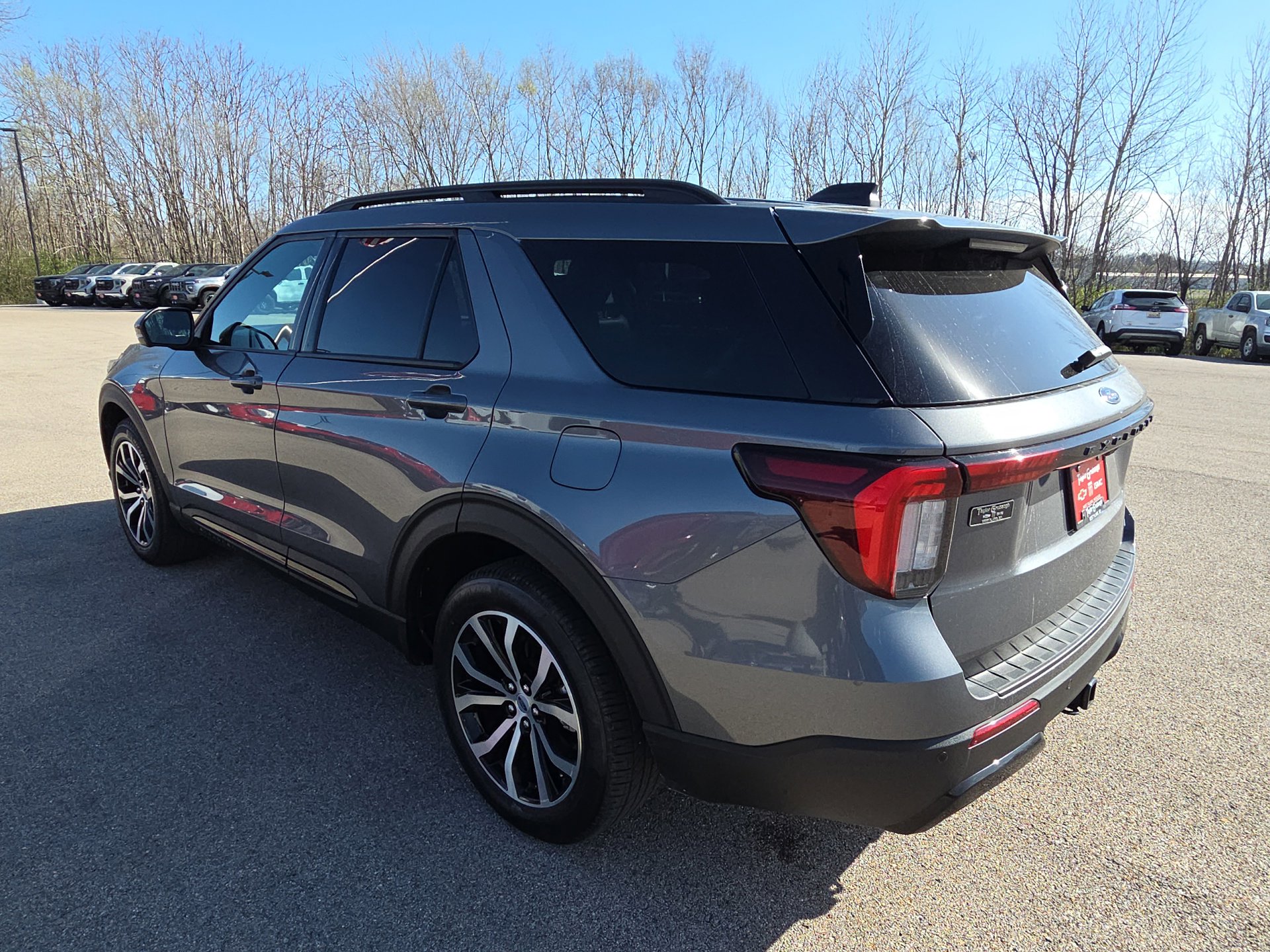 Used 2025 Ford Explorer ST-Line image 6