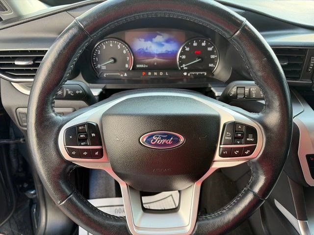 Used 2022 Ford Explorer XLT w/ Equipment Group 202A AWD/4WD image 16