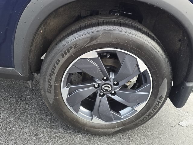 Certified 2024 Nissan Rogue SV w/ SV Premium Package FWD image 18