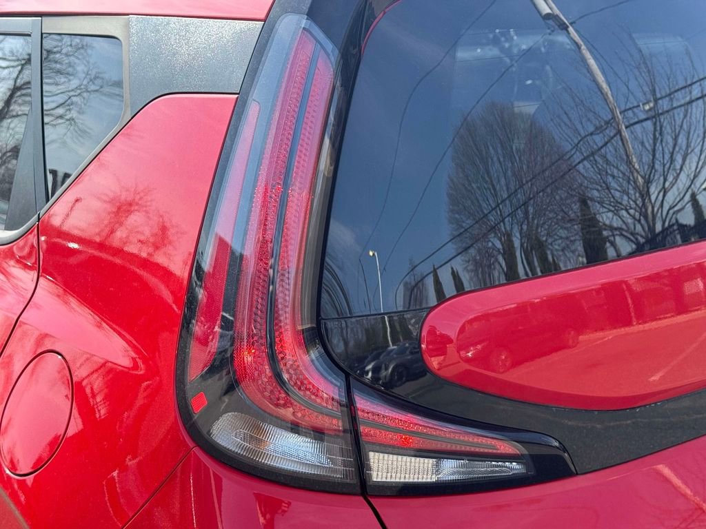 Used 2023 Kia Soul S image 9